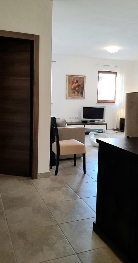Traumferienwohnung Mit Privatem Pool & Gemuetlicher Grillecke Am Meer, Kroatien, Istrien, Liznjan Bei Medulin - Bester Urlaub An Der Adria, Fuer Paare Eksteriør billede